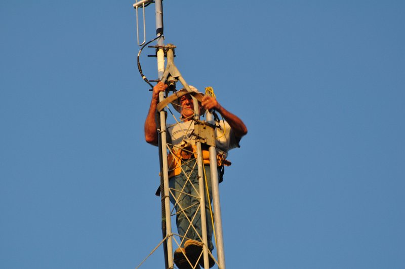 K4NBC Installing New Antenna 05.jpg